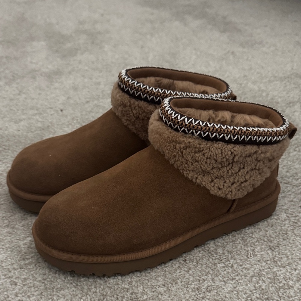 UGG womens Classic Ultra Mini Maxi Curly